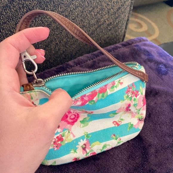 Aeropostale 2012 floral wristlet - Picture 4 of 6